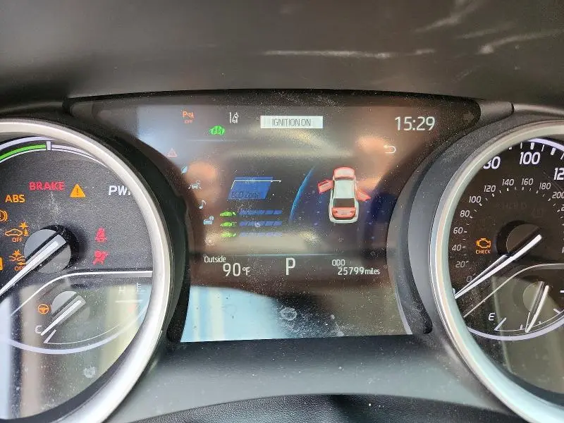 2022 TOYOTA CAMRY XLE  