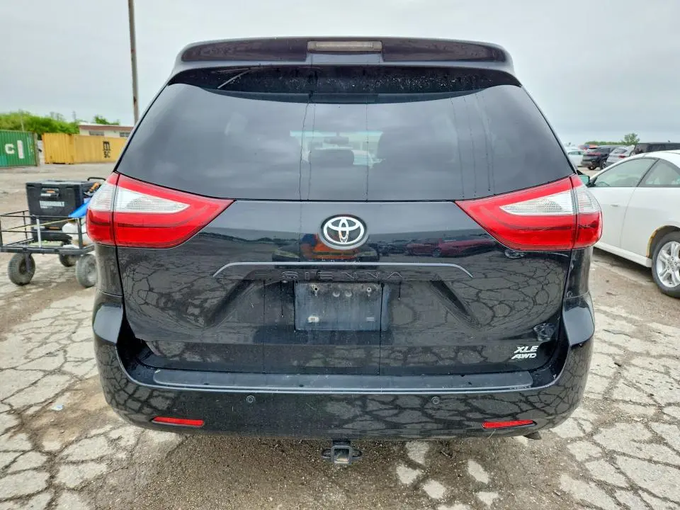 2015 TOYOTA SIENNA XLE PREMIUM 7-PASSENGER  