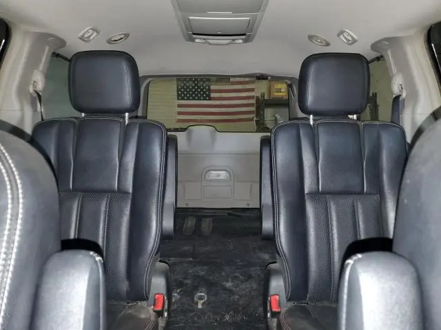 2011 CHRYSLER TOWN & COUNTRY TOURING L  