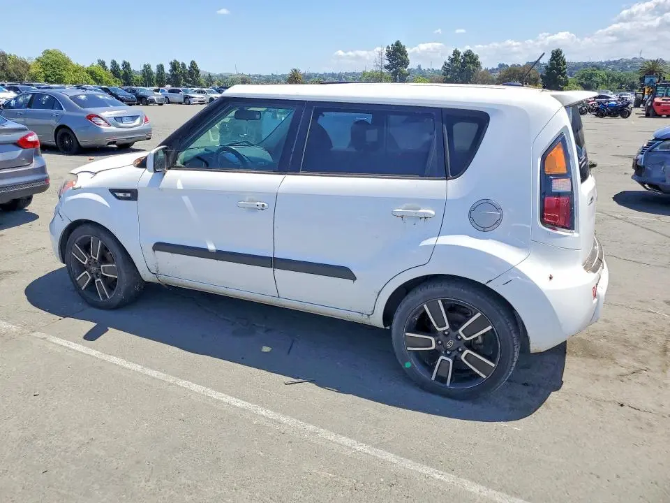 2011 KIA SOUL +  