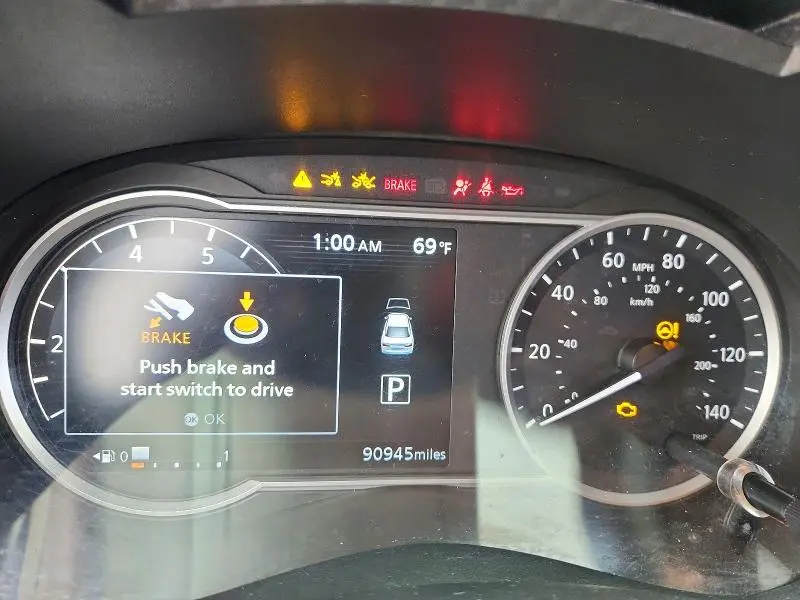 2021 NISSAN VERSA SV  