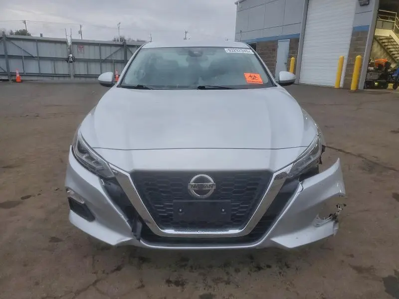 2022 NISSAN ALTIMA SV  