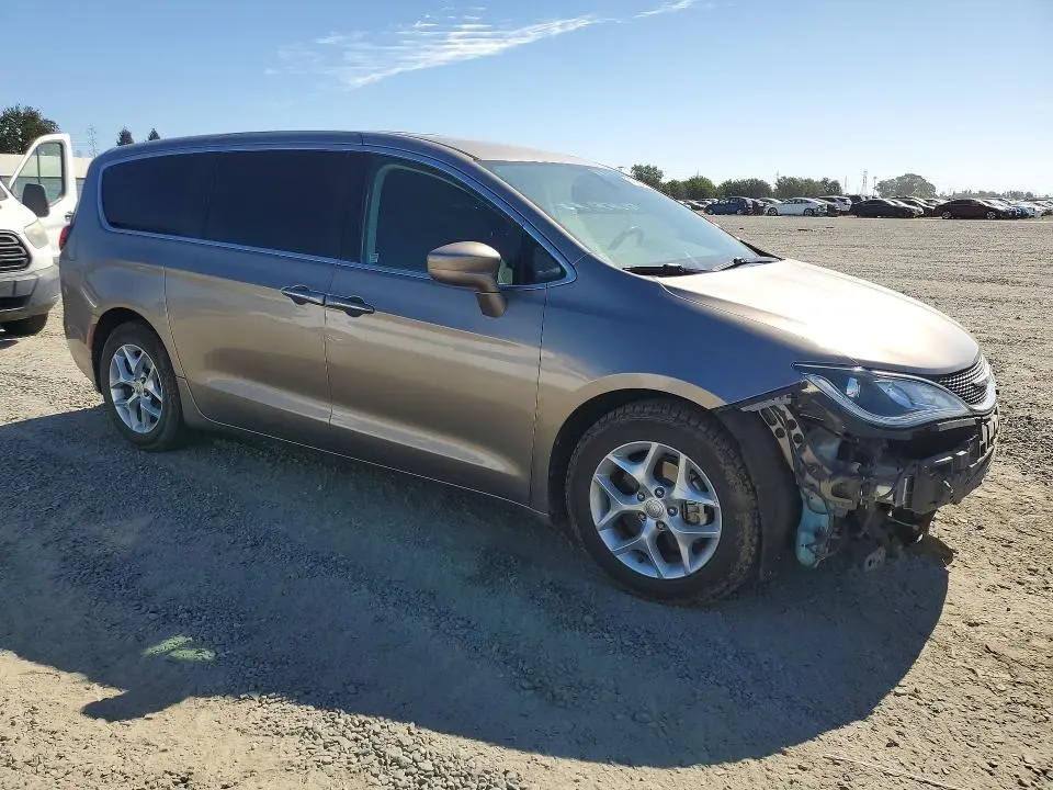 2018 CHRYSLER PACIFICA TOURING PLUS  