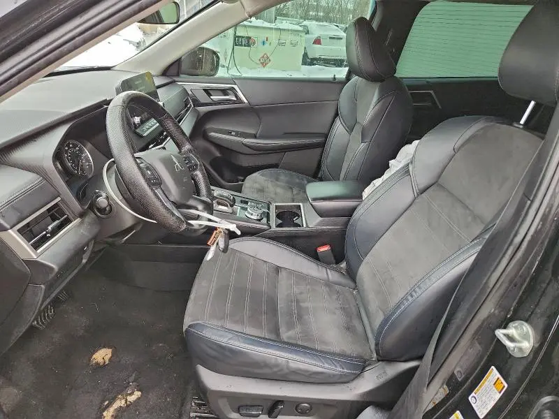 2023 MITSUBISHI OUTLANDER SE  