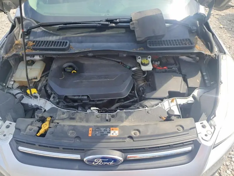 2015 FORD ESCAPE SE  