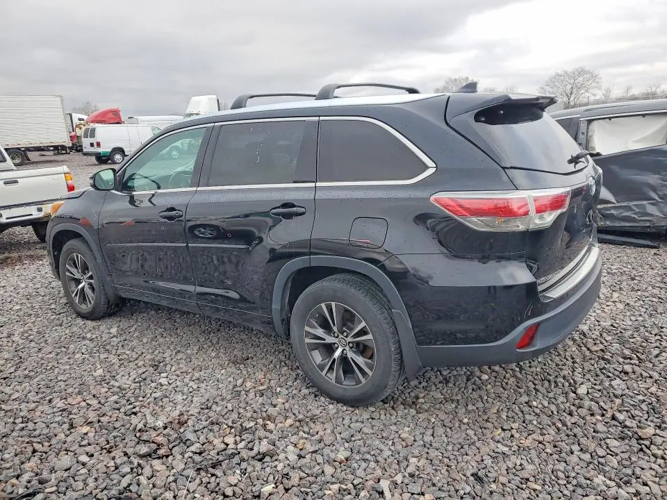 2016 TOYOTA HIGHLANDER XLE  