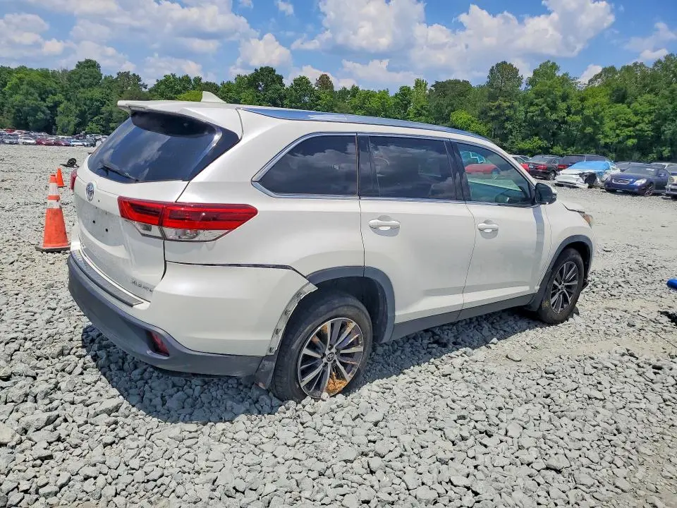 2019 TOYOTA HIGHLANDER XLE  