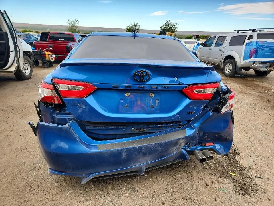 2020 TOYOTA CAMRY SE  