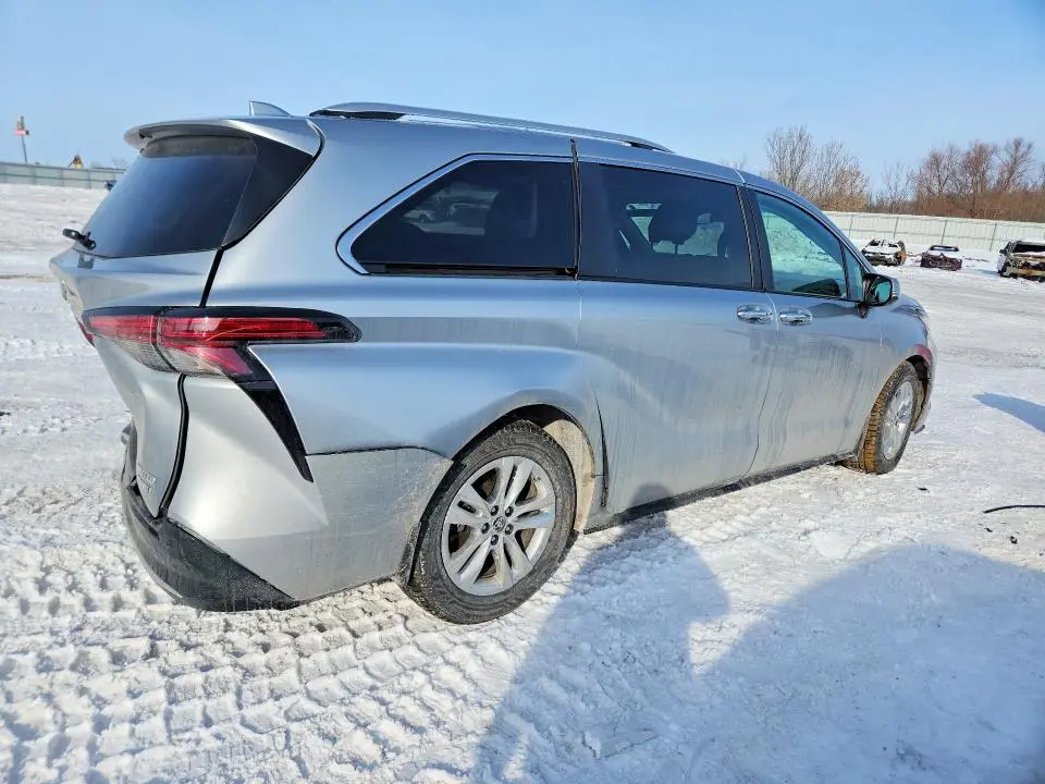 2024 TOYOTA SIENNA LIMITED  