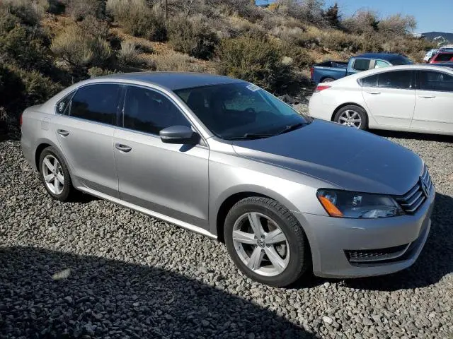 2013 VOLKSWAGEN PASSAT SE  