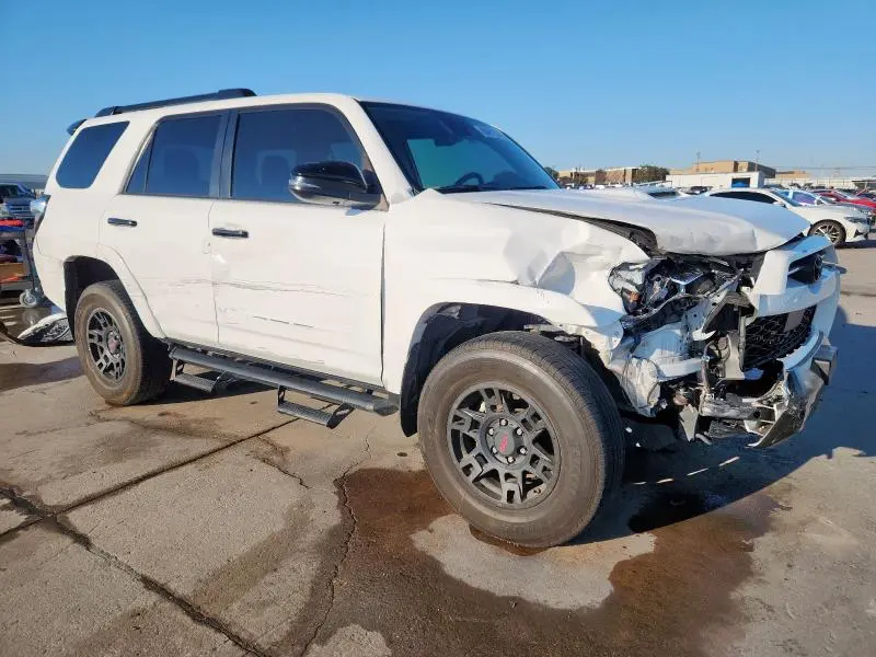 2021 TOYOTA 4RUNNER VENTURE  