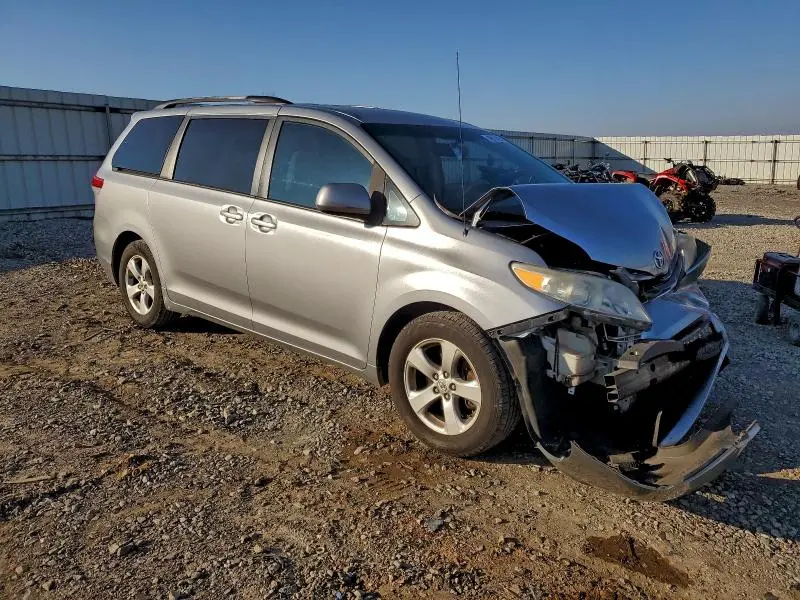 2011 TOYOTA SIENNA LE  