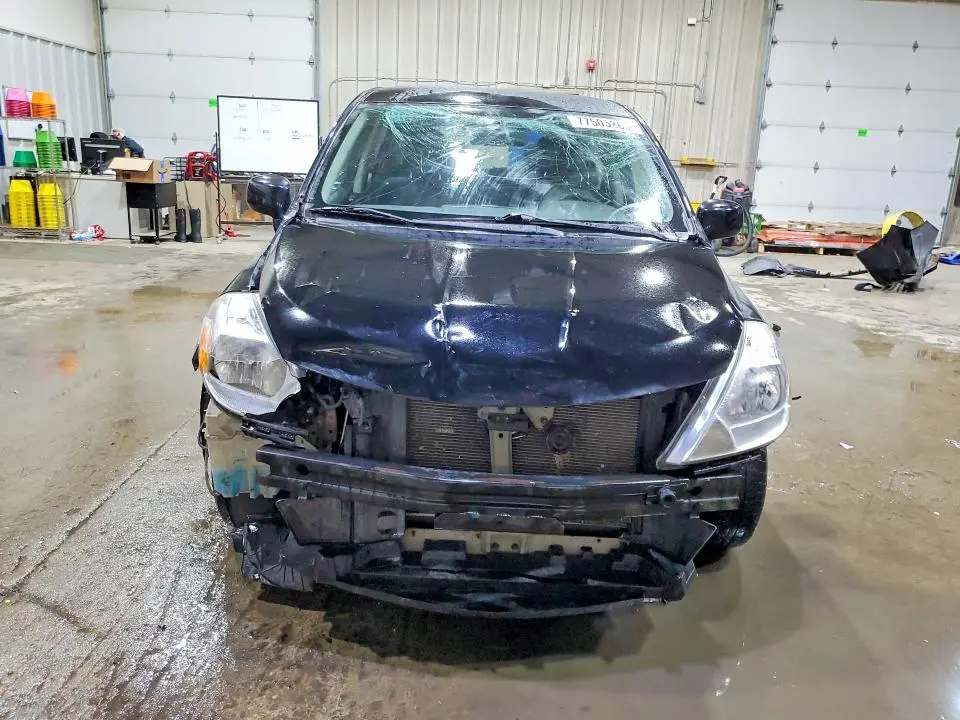 2011 NISSAN VERSA 1.8 S  