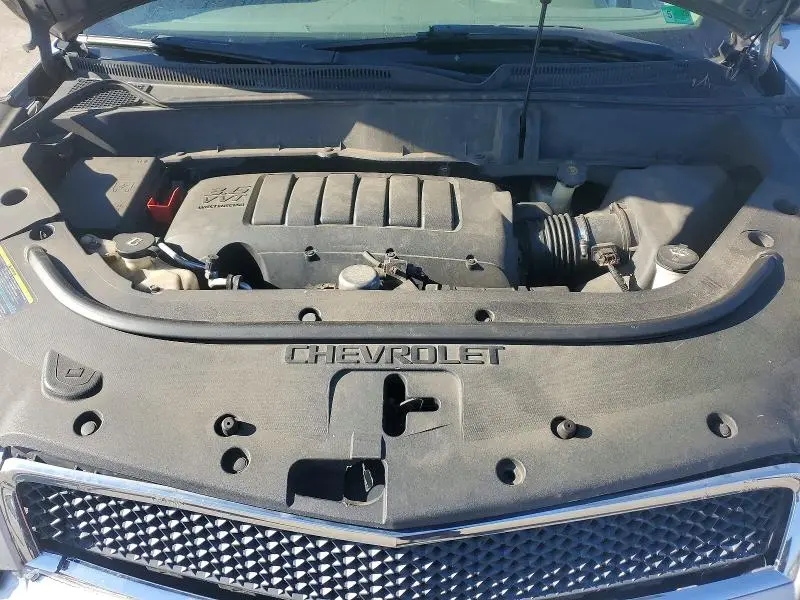 2010 CHEVROLET TRAVERSE LS  