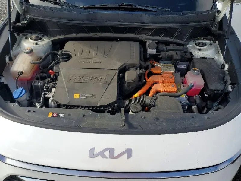 2023 KIA NIRO LX  