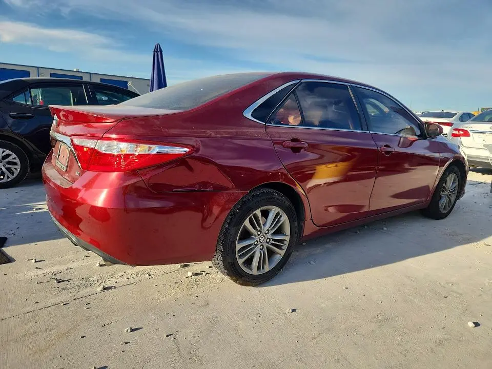 2017 TOYOTA CAMRY SE  