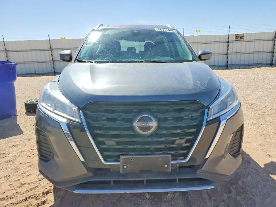 2022 NISSAN KICKS SV  