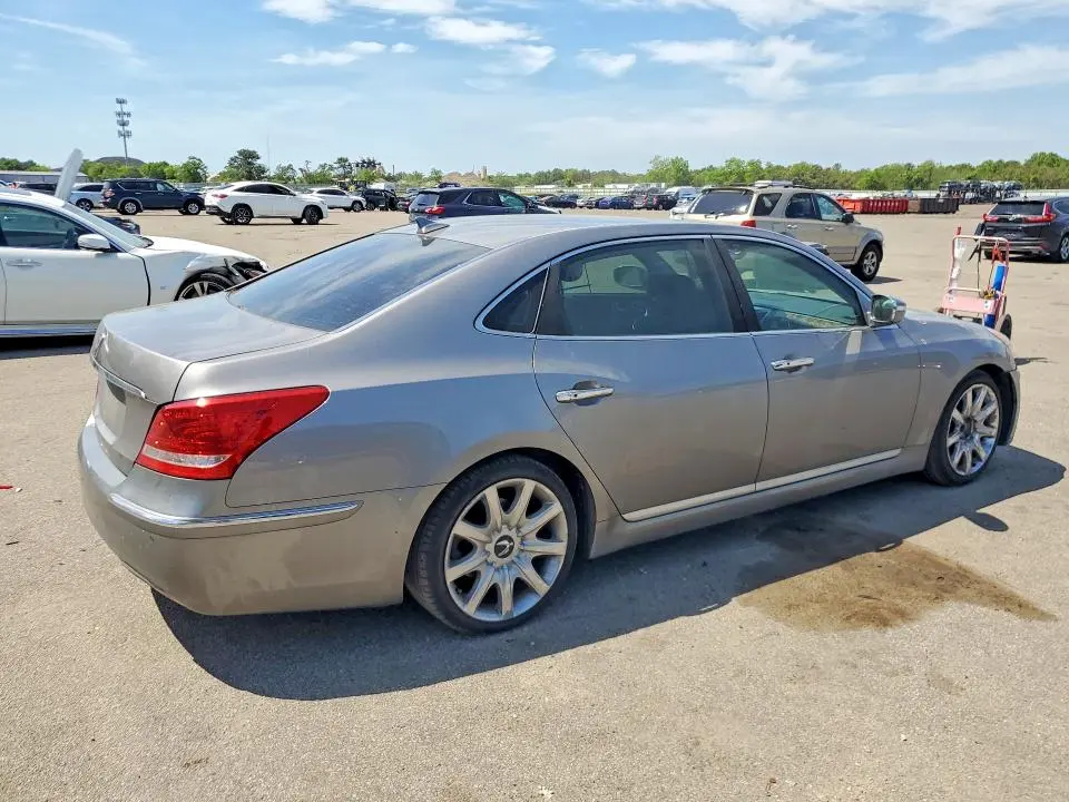 2011 HYUNDAI EQUUS SIGNATURE  