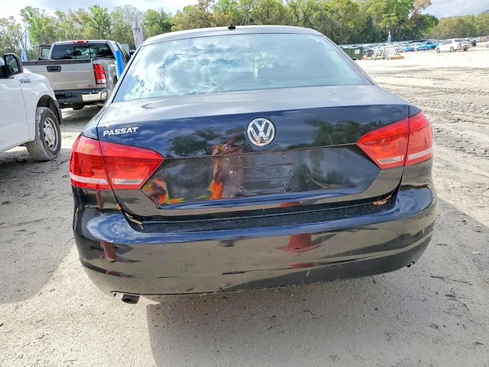 2013 VOLKSWAGEN PASSAT S  
