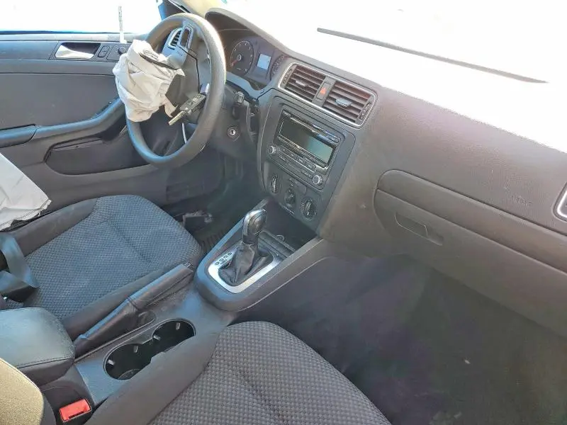 2013 VOLKSWAGEN JETTA BASE  