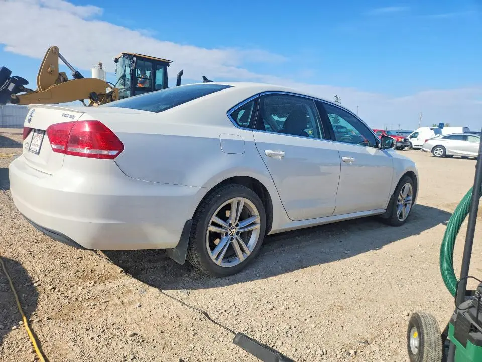 2014 VOLKSWAGEN PASSAT SE  
