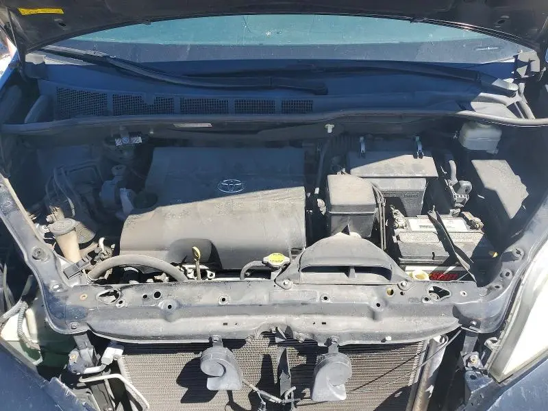 2016 TOYOTA SIENNA LE 8-PASSENGER  