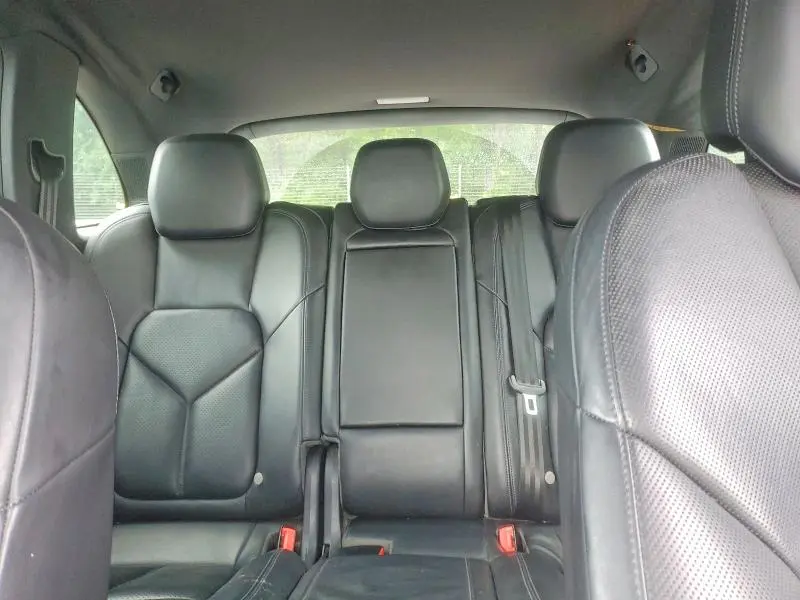 2013 PORSCHE CAYENNE   