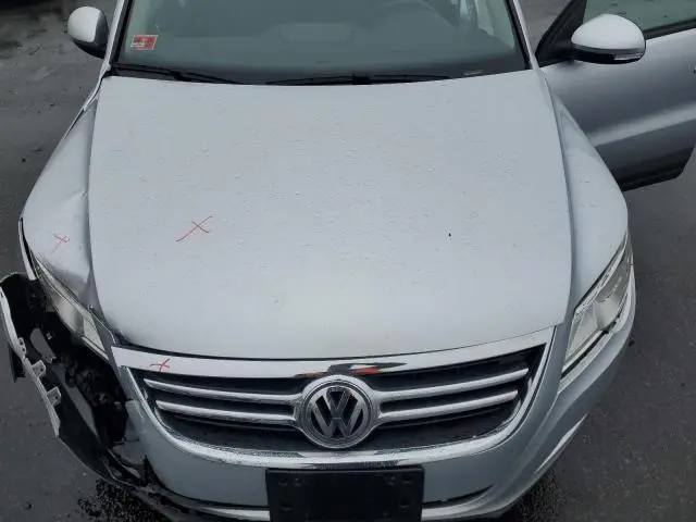 2011 VOLKSWAGEN TIGUAN S  