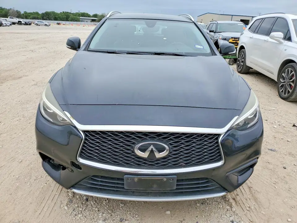 2018 INFINITI QX30 LUXE  