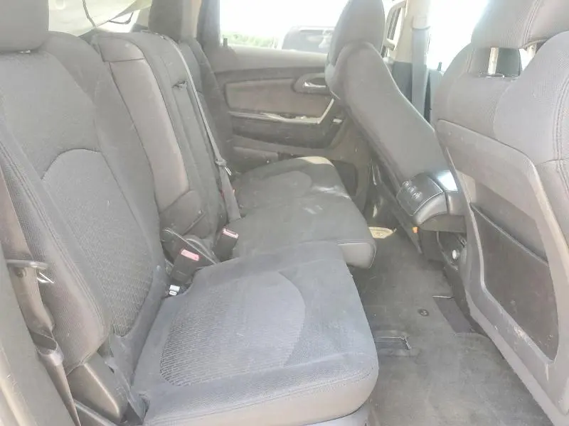 2010 CHEVROLET TRAVERSE LT  