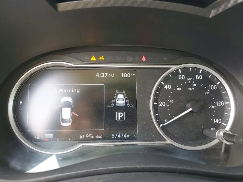 2021 NISSAN VERSA SV  