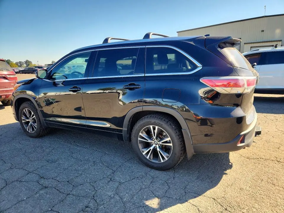 2016 TOYOTA HIGHLANDER XLE  