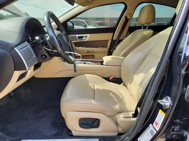 2014 JAGUAR XF   