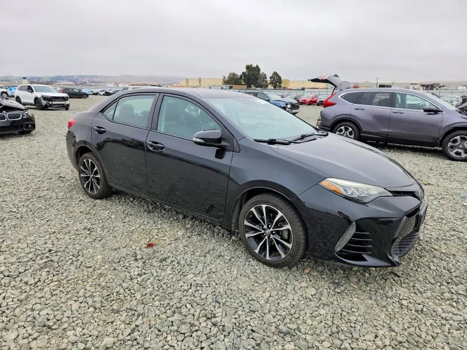 2017 TOYOTA COROLLA SE  