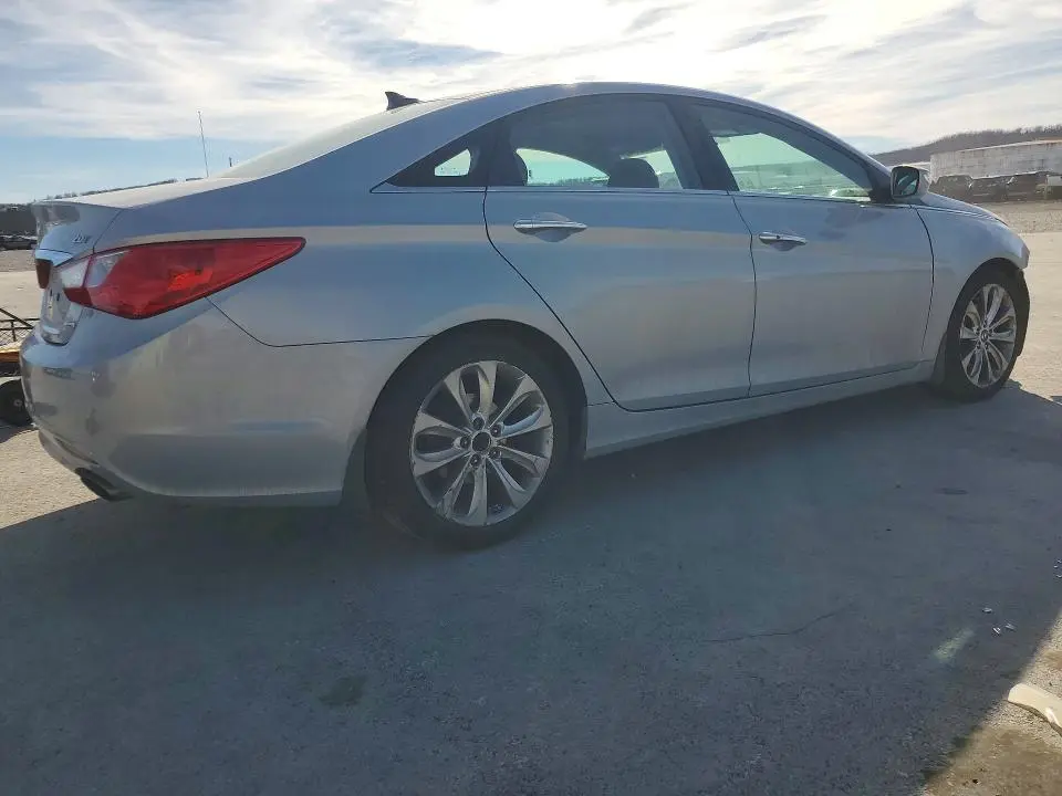 2013 HYUNDAI SONATA SE  