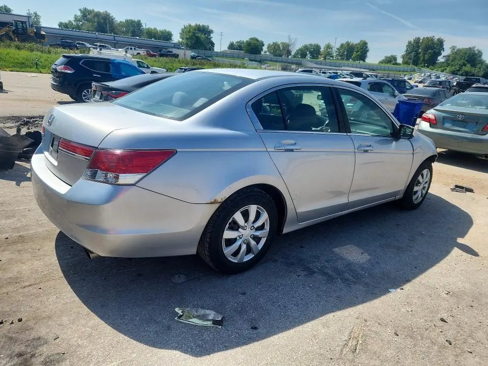 2011 HONDA ACCORD LX  