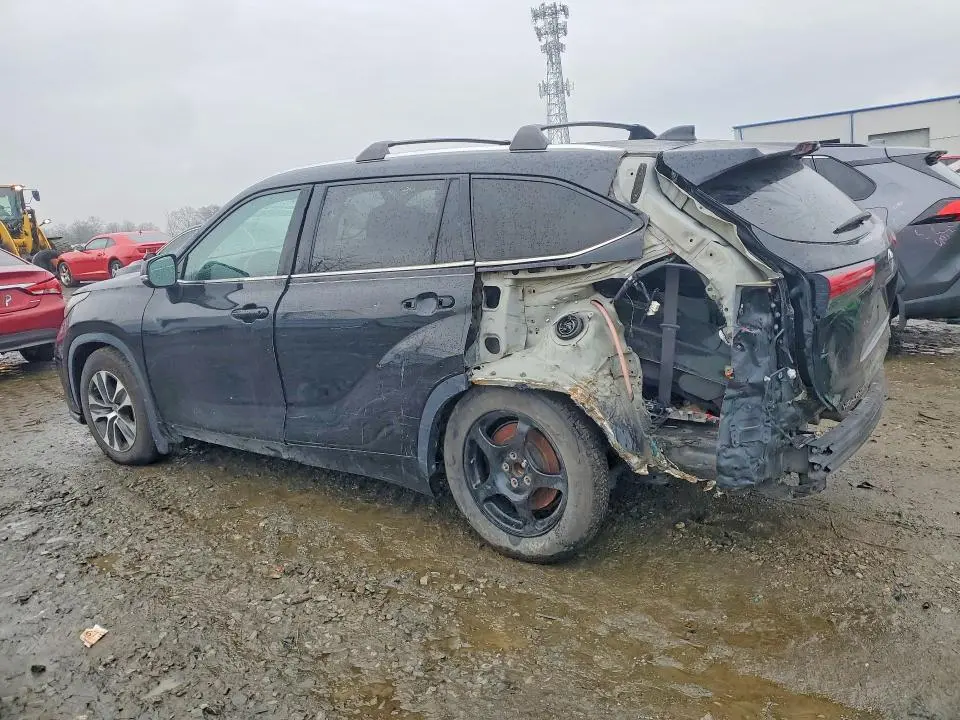 2020 TOYOTA HIGHLANDER XLE  