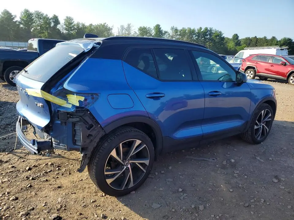 2020 VOLVO XC40 T5 R-DESIGN  