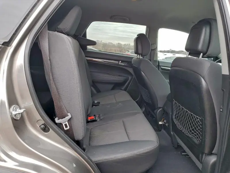 2012 KIA SORENTO BASE  