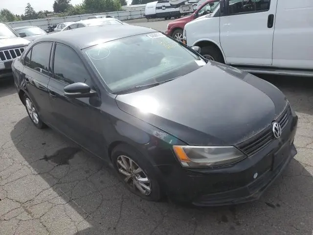 2011 VOLKSWAGEN JETTA SE  