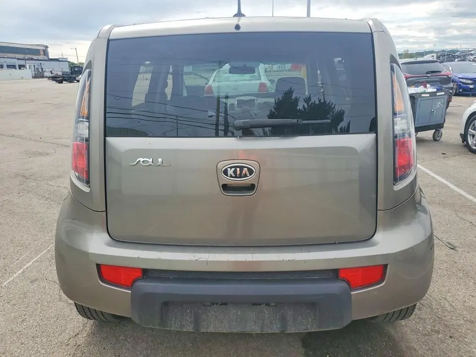 2010 KIA SOUL +  