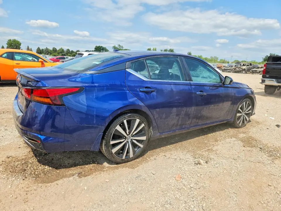 2021 NISSAN ALTIMA SR  