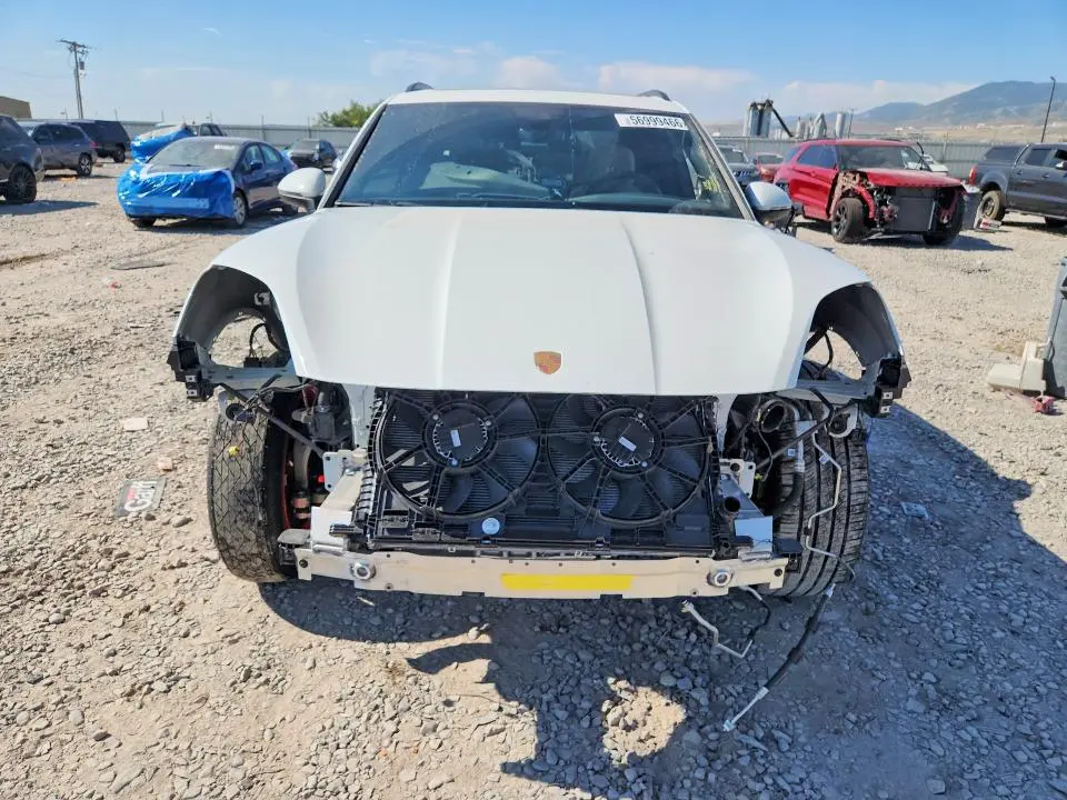 2025 PORSCHE CAYENNE   