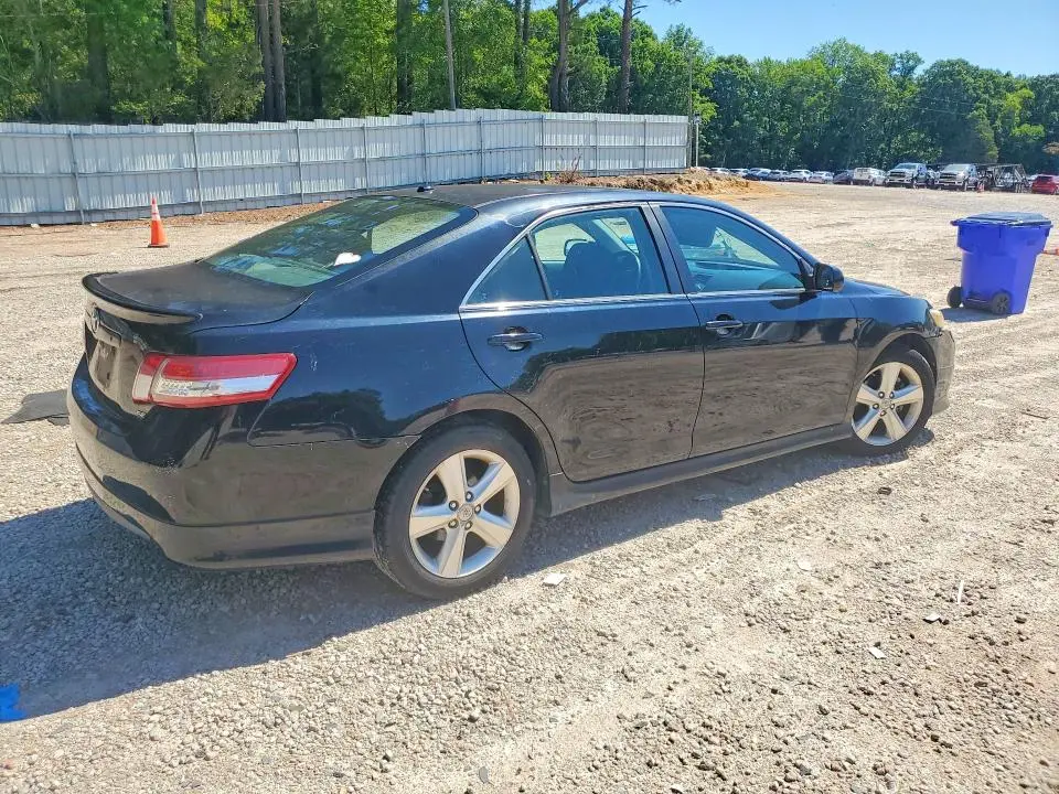 2011 TOYOTA CAMRY SE  