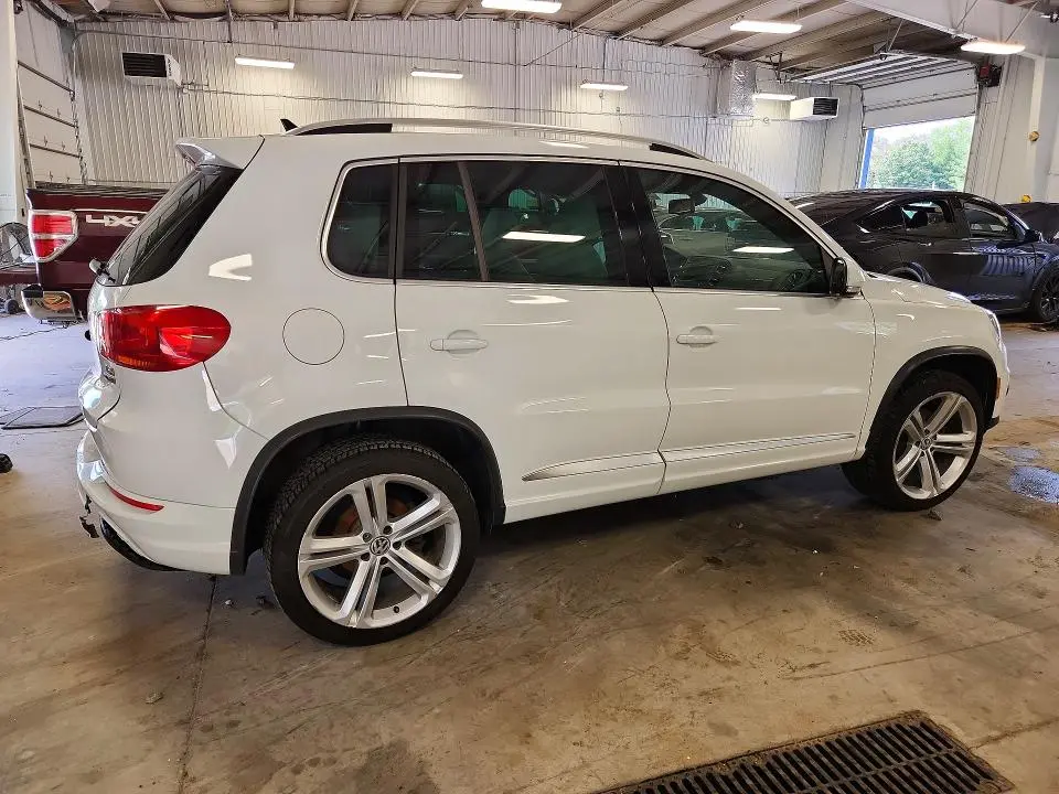 2016 VOLKSWAGEN TIGUAN S  