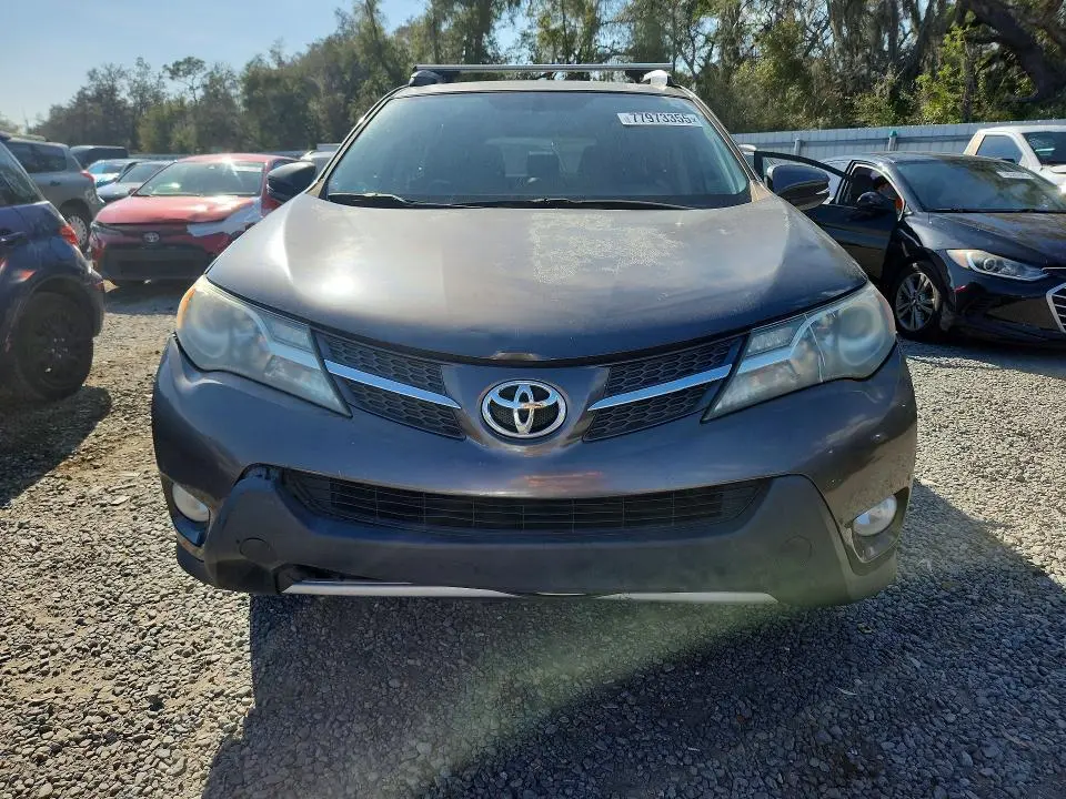 2015 TOYOTA RAV4 XLE  