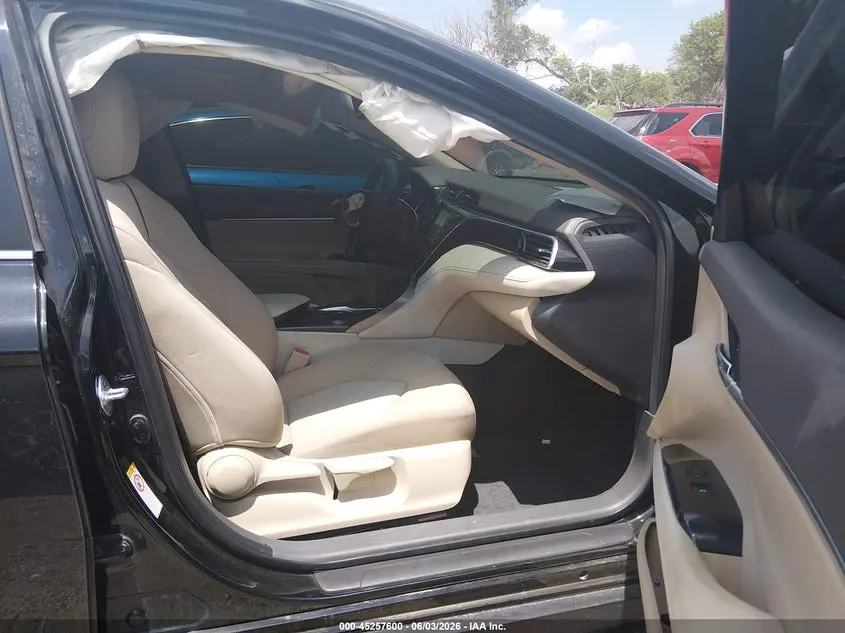2018 TOYOTA CAMRY LE