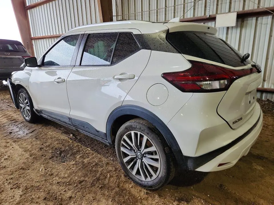 2021 NISSAN KICKS SV  