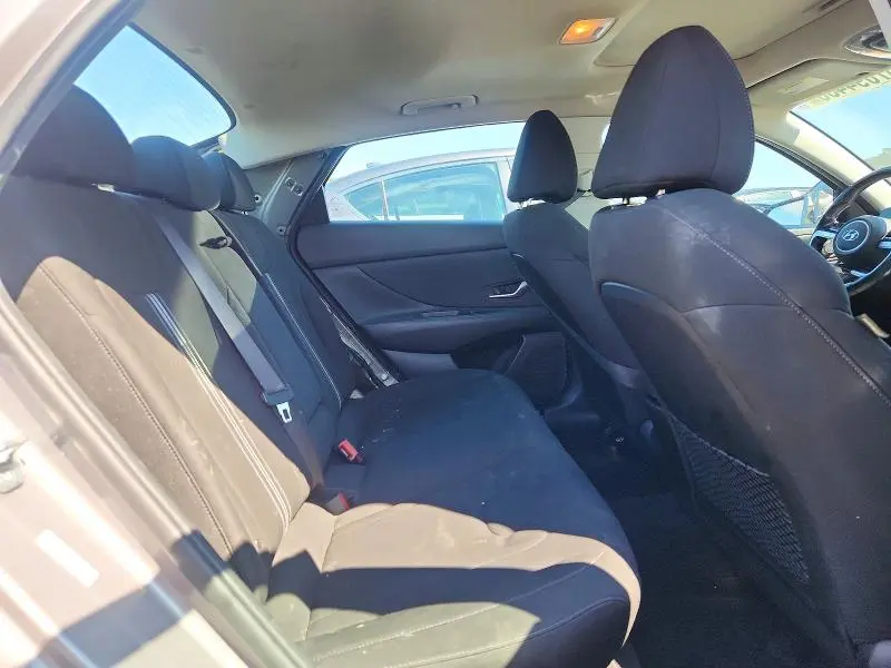 2021 HYUNDAI ELANTRA SEL  