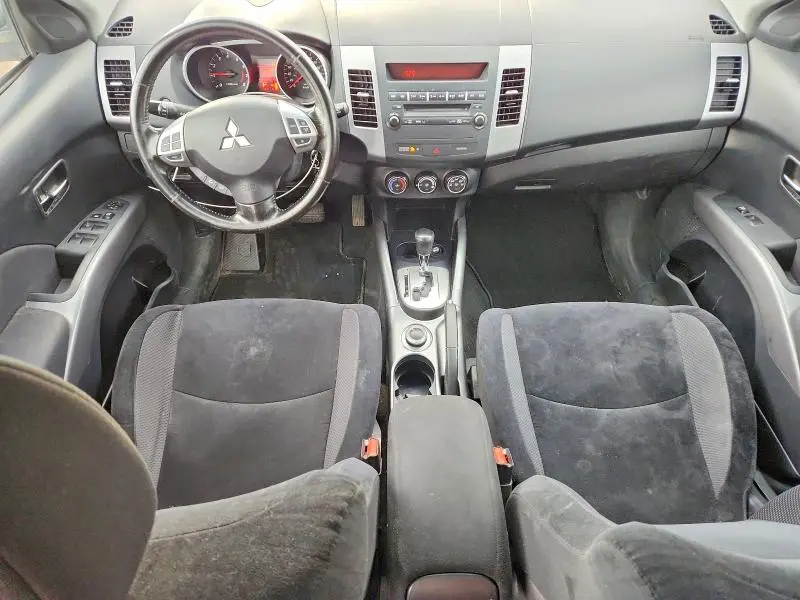 2011 MITSUBISHI OUTLANDER ES  